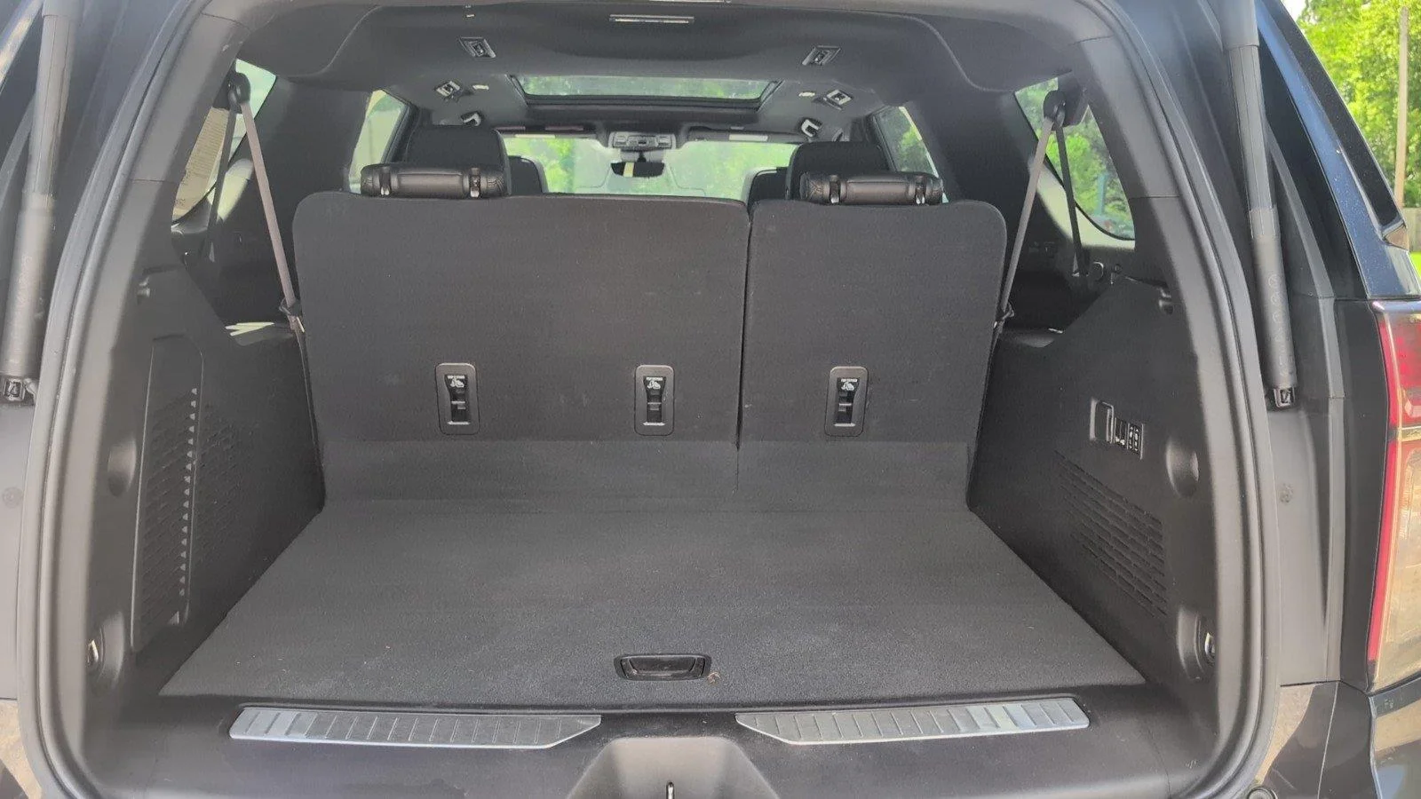 Used 2023 Dark Ash Metallic Chevrolet High Country image 5