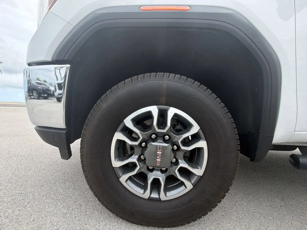 Used 2021 SUMMIT WHITE GMC 2WD Double Cab Long Bed image 40