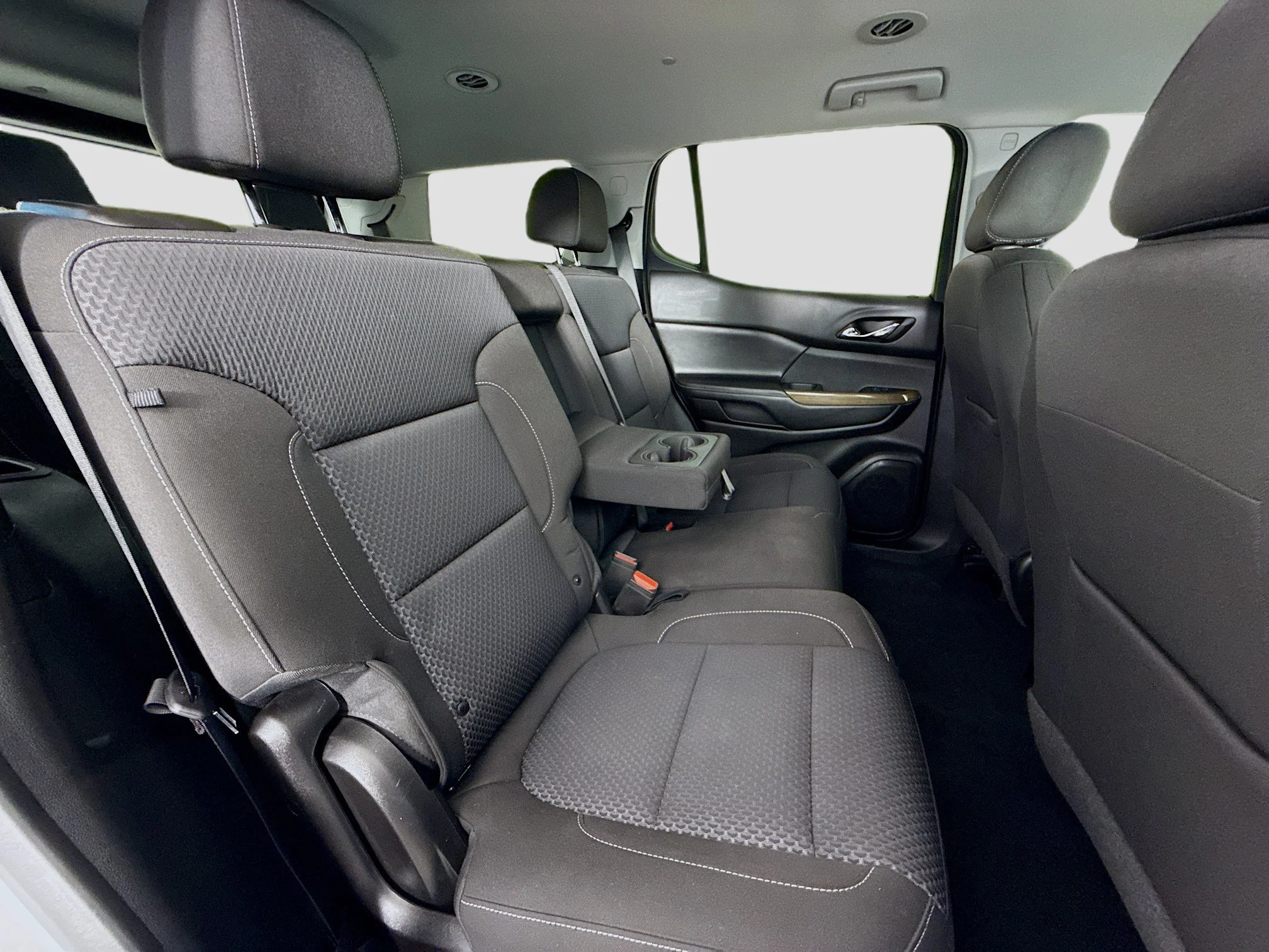 Used 2023 Summit White GMC SLE image 28