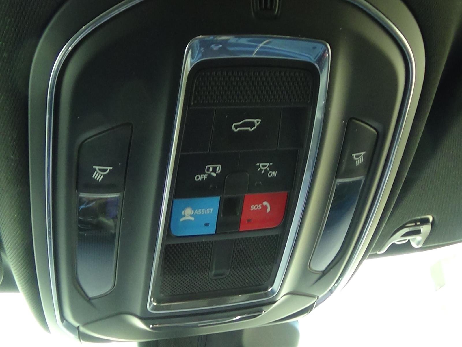 Used 2025 Bright White Clear Coat (pw7) Jeep Series II image 31