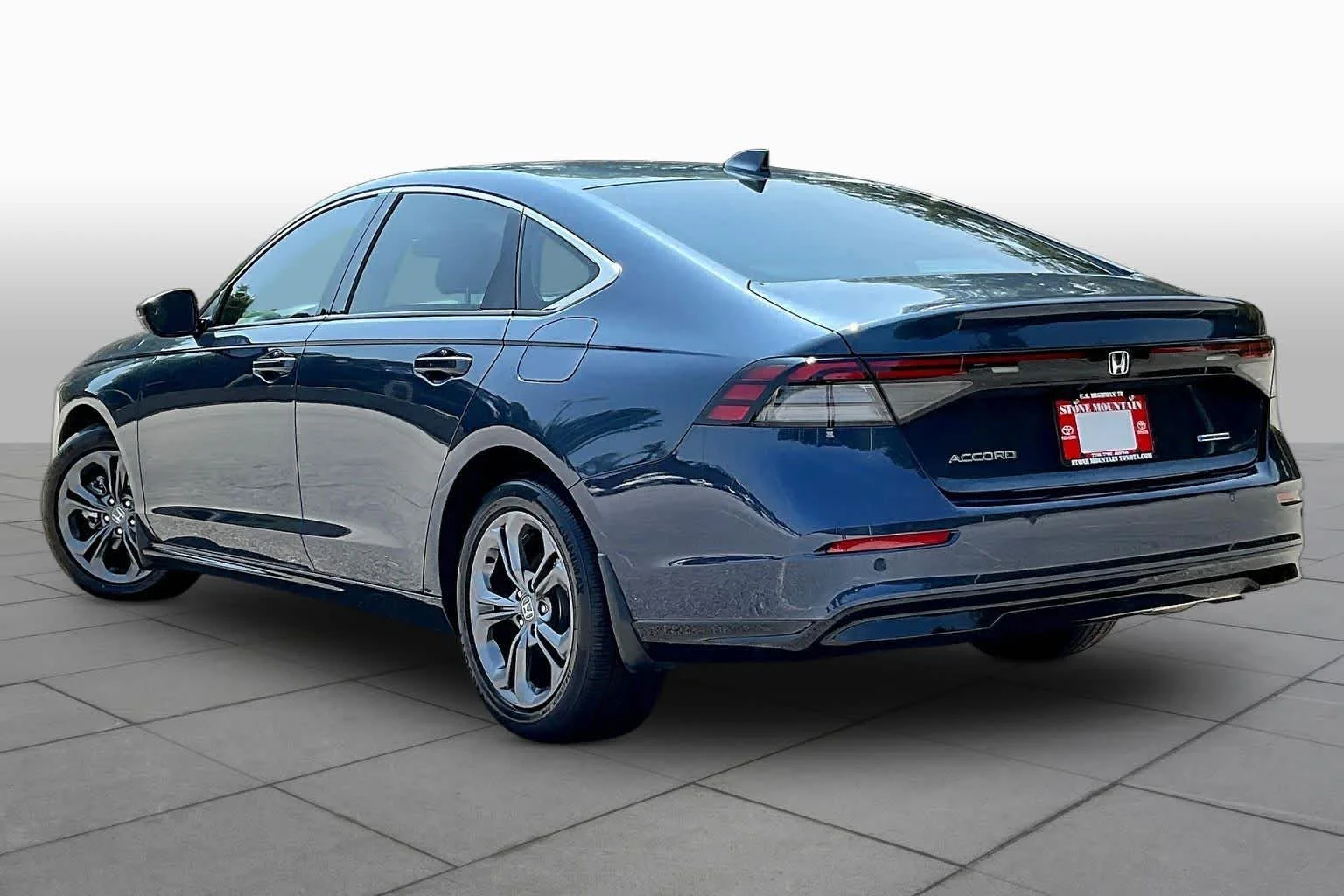 Used 2024 Canyon River Blue Metallic Honda EX-L image 12