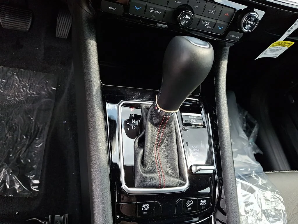 New 2026 Bright White Clearcoat Jeep Trailhawk image 16