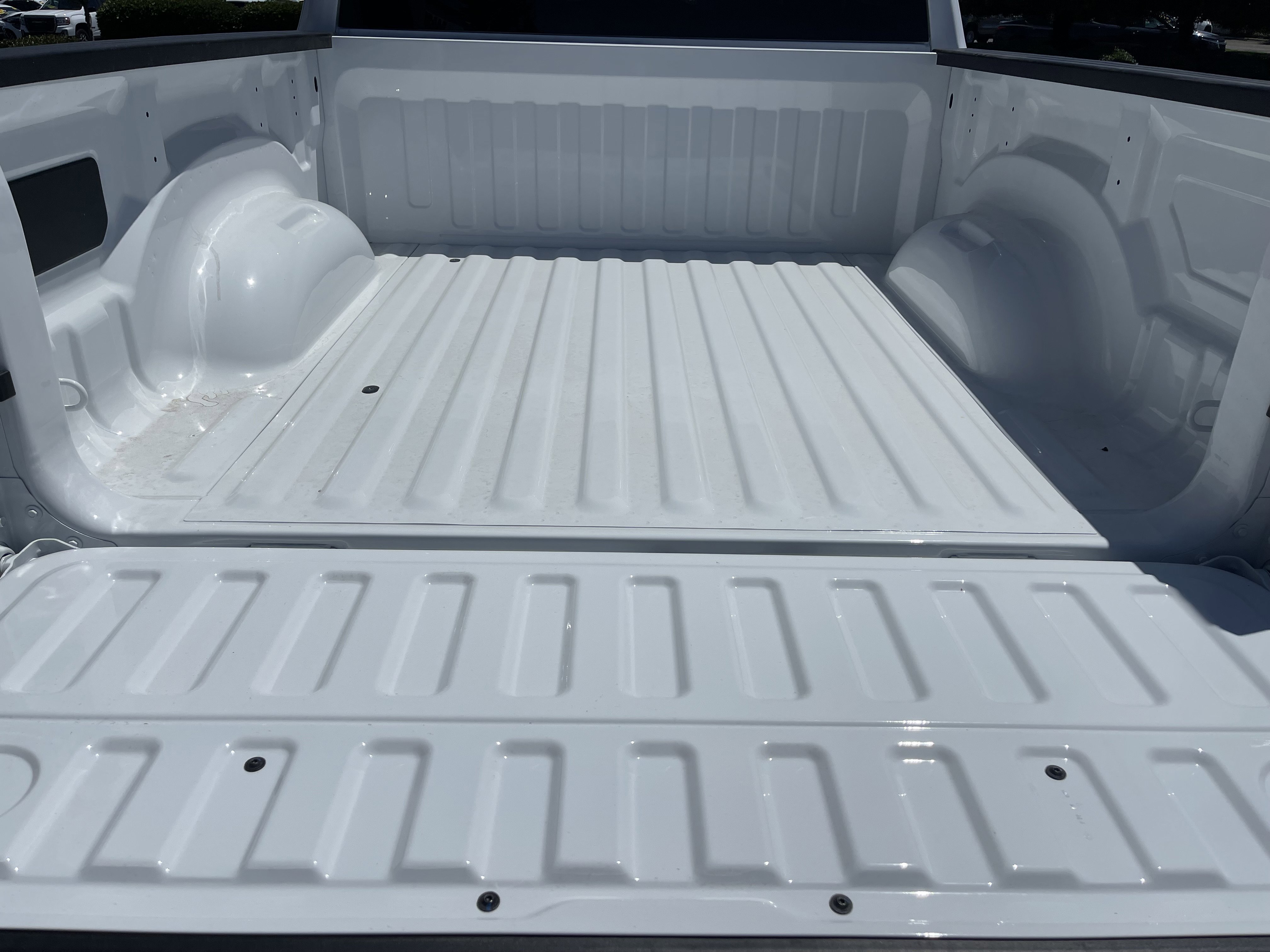 New 2026 Bright White Clear-Coat Exterior Paint RAM Big Horn image 9