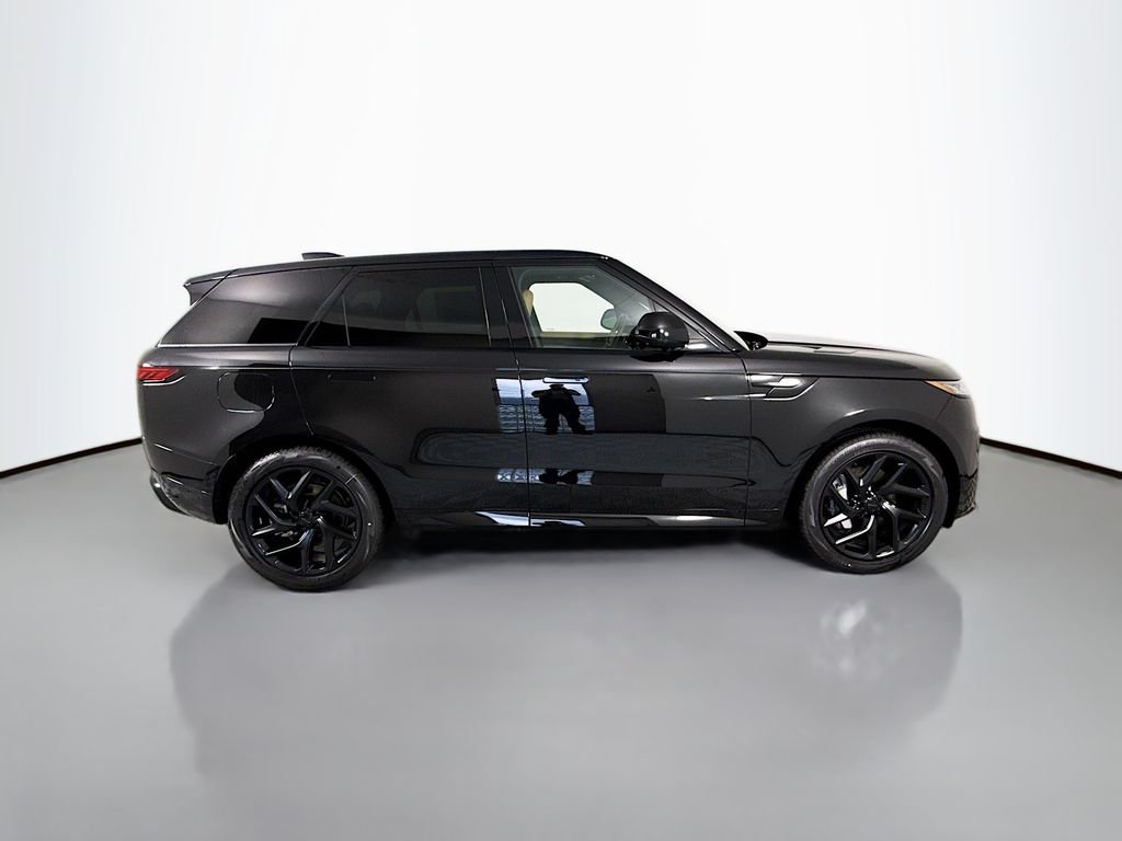 New 2026 Santorini Black Land Rover Dynamic SE image 8