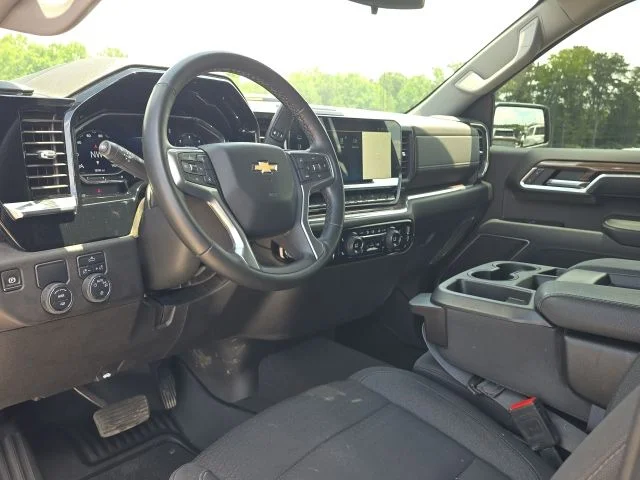 Used 2025 Gray Chevrolet LT image 23