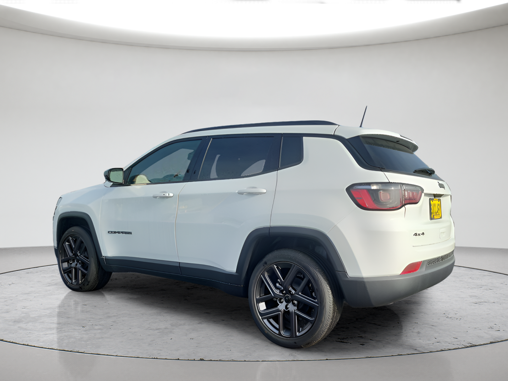 New 2026 Bright White Clear-Coat Exterior Paint Jeep Latitude image 5