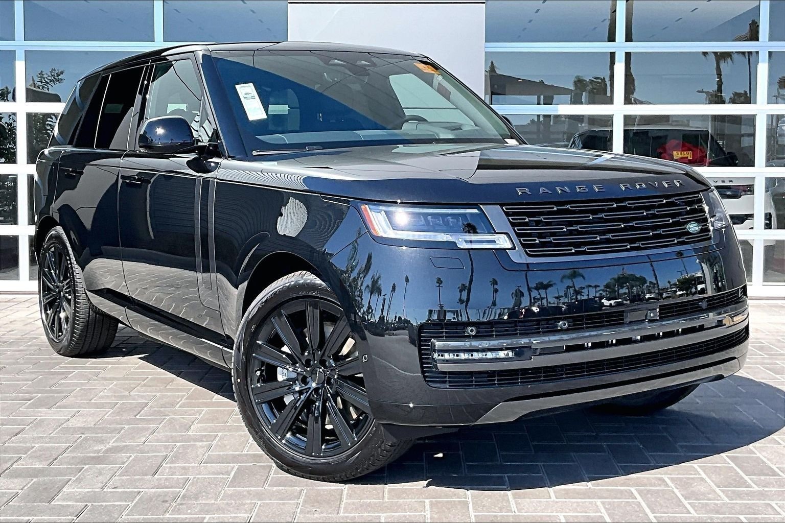 New 2026 Santorini Black Land Rover SE image 2