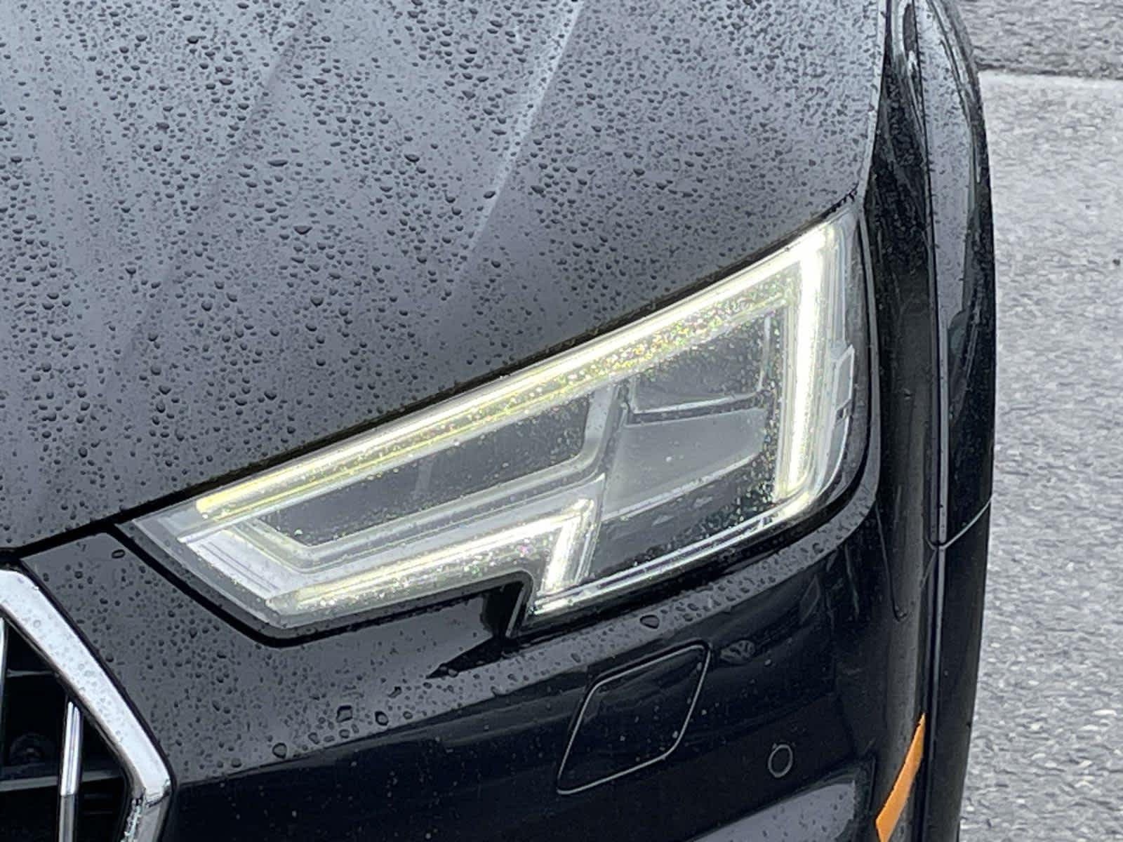 Used 2017 Brilliant Black Audi Premium Plus image 18