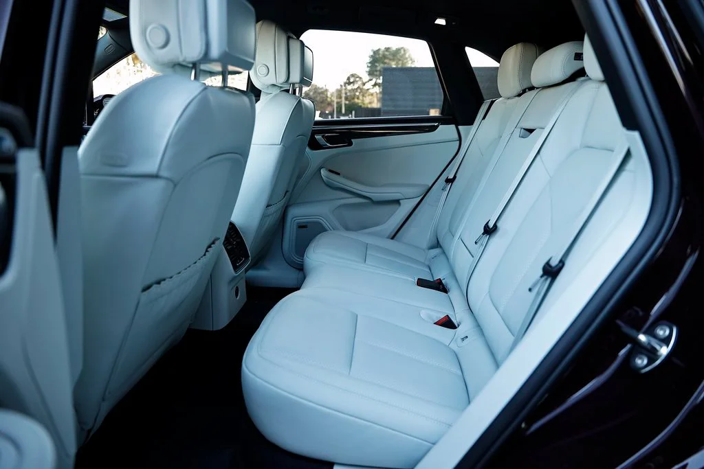 2026 Porsche Macan T - Photo 27