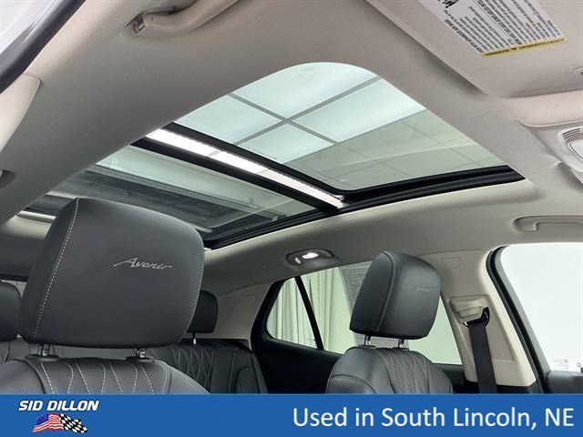 Used 2022 Summit White Buick Avenir image 21