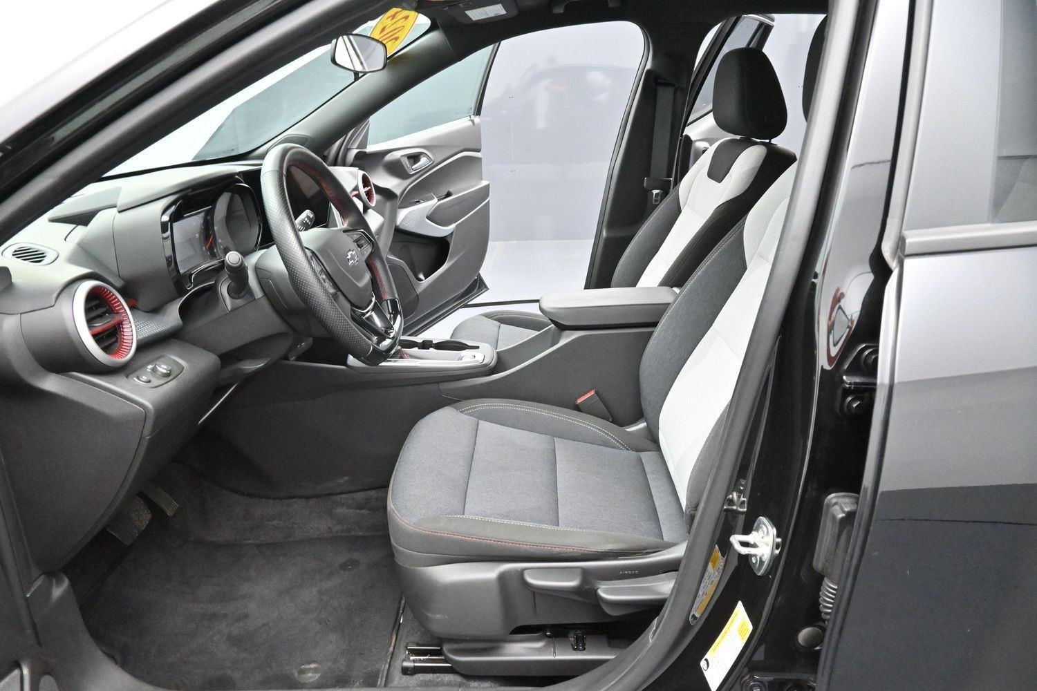 Used 2024 Mosaic Black Metallic Chevrolet 1RS image 13