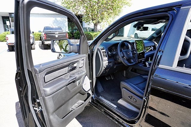 New 2026 Diamond Black Crystal Pearl-Coat Exterior Paint RAM RHO image 48
