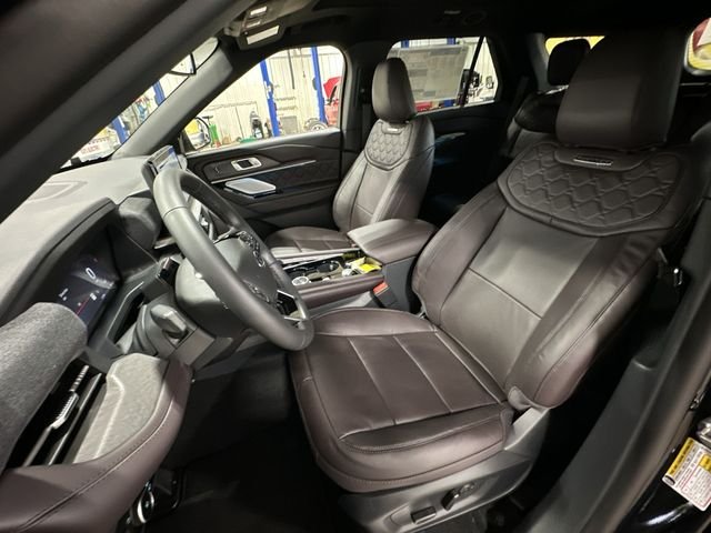 New 2026 Agate Black Metallic Ford Platinum™ image 17