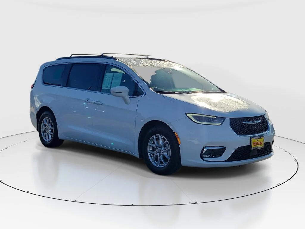 Certified Used 2022 White Chrysler Touring L image 8