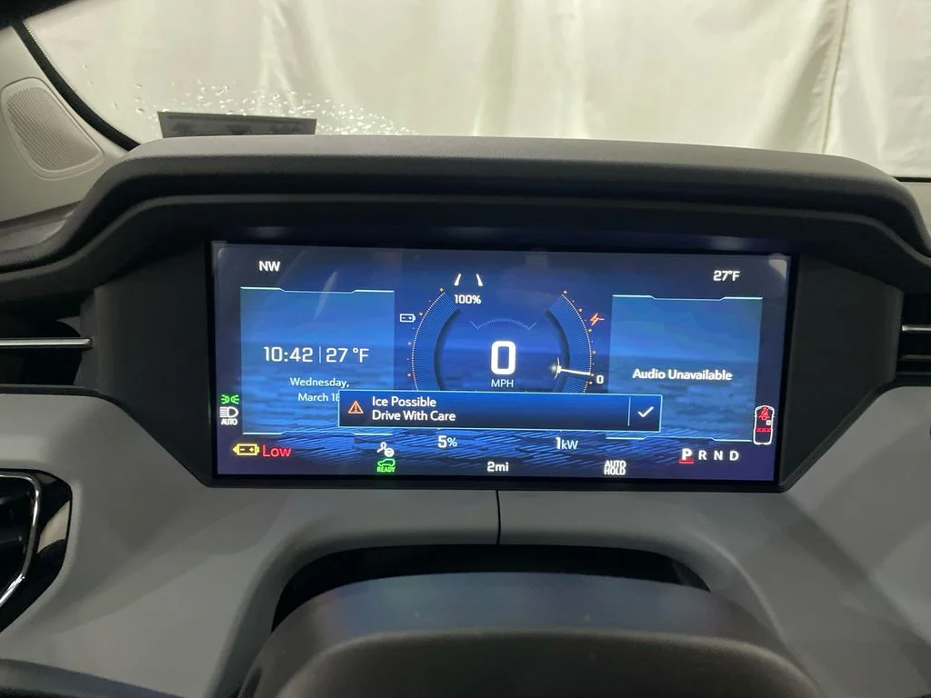 2027 Chevrolet Bolt RS - Photo 16