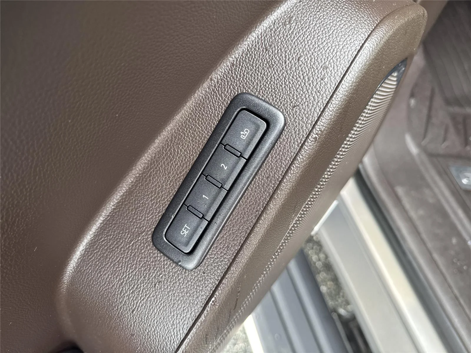 Used 2019 PEPPERDUST METALLIC GMC Denali image 19
