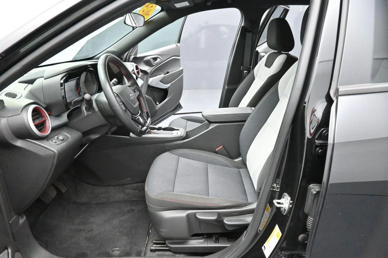 Used 2024 Mosaic Black Metallic Chevrolet 1RS image 13
