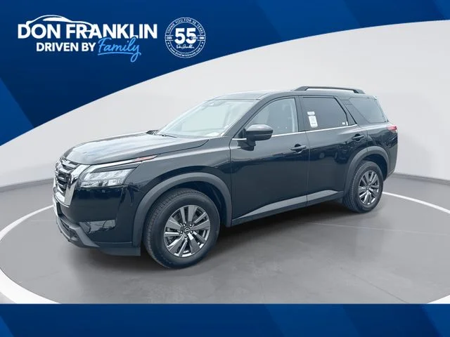 2025 Nissan Pathfinder SV