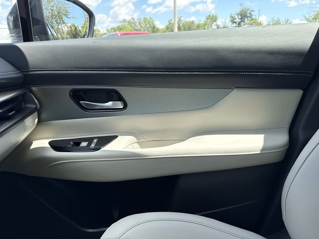 Used 2026 Red Nissan SL image 30