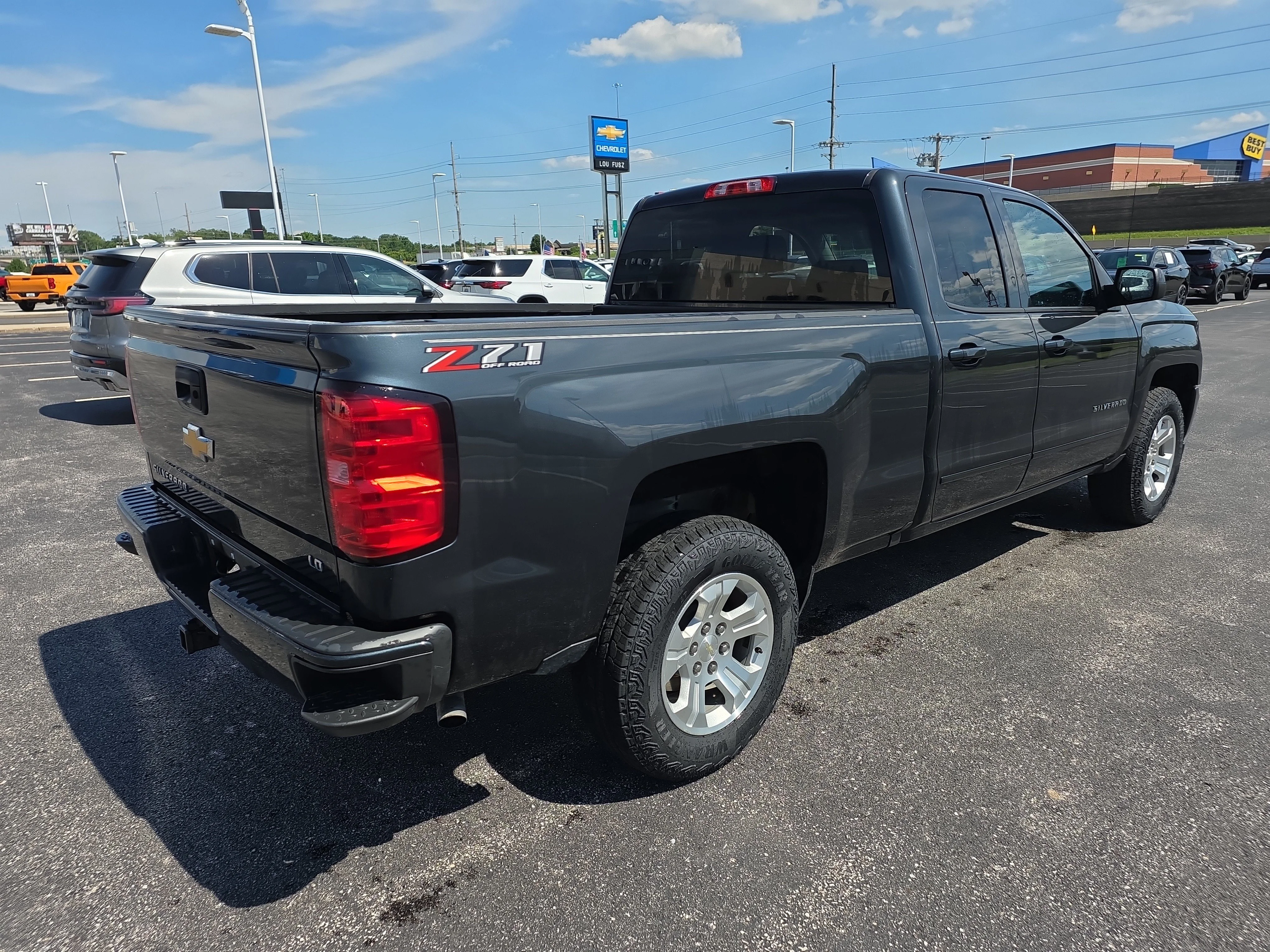 Used 2019  Chevrolet LT image 4