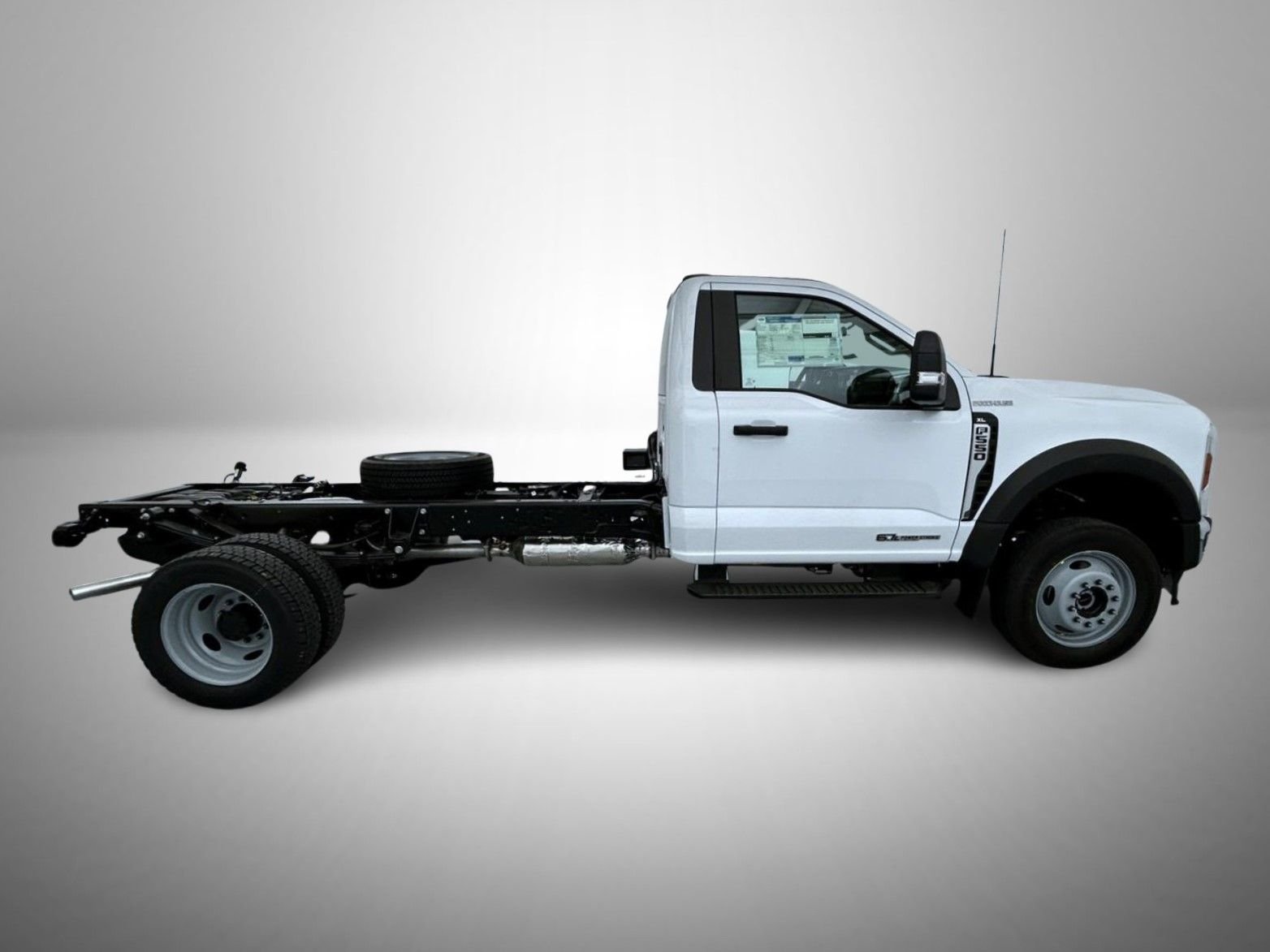 2026 Ford F-550 Super Duty Chassis Cab XL