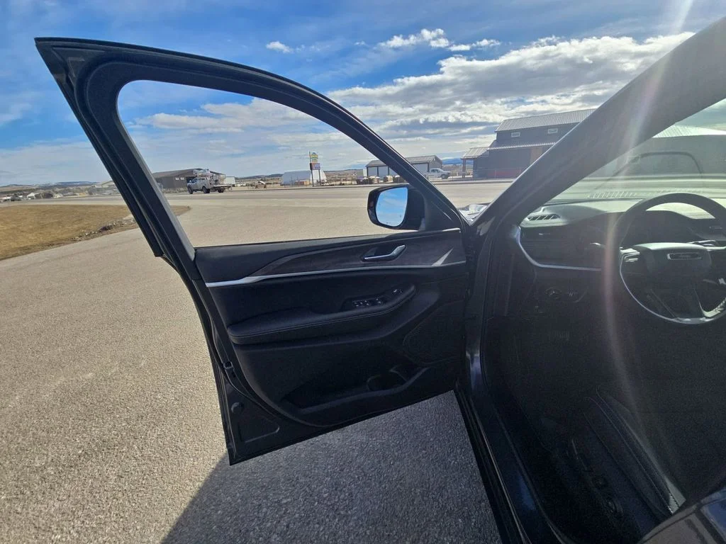 New 2026 Gray Jeep Altitude image 22