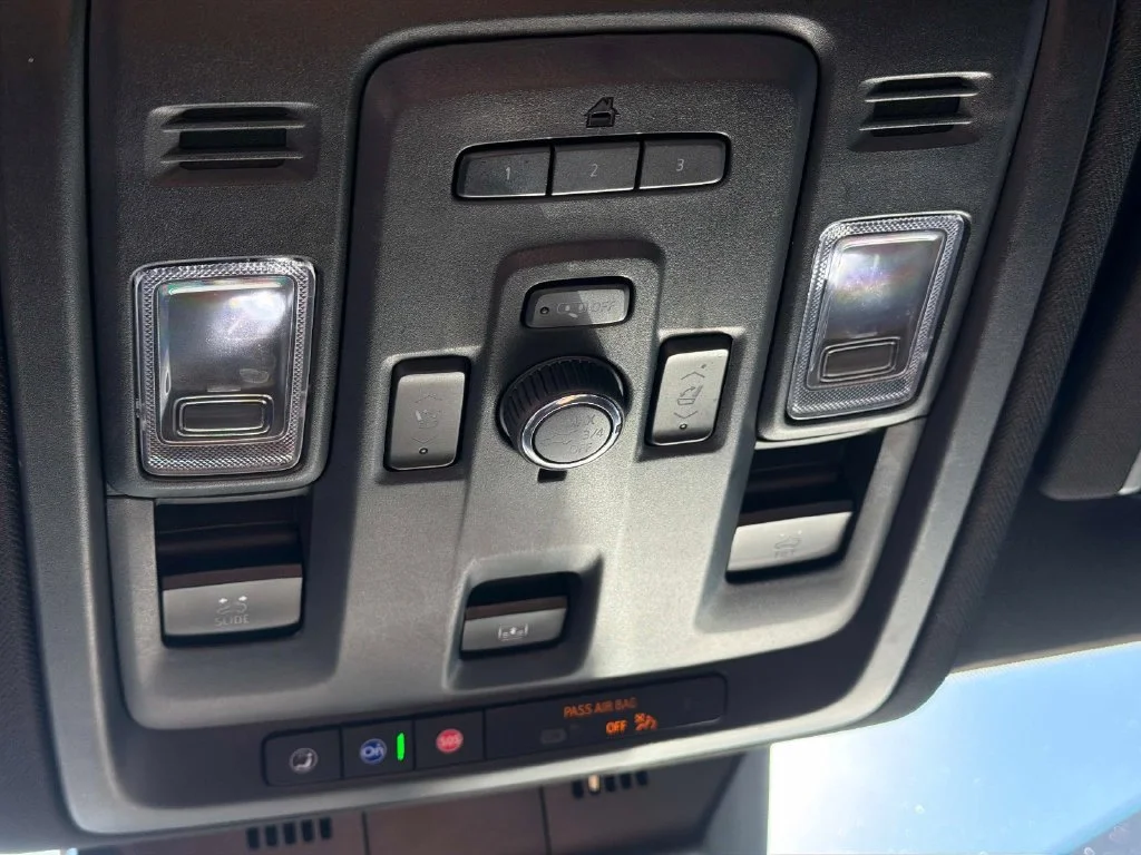 Used 2021 Crystal White Tri-Coat Cadillac Sport image 36