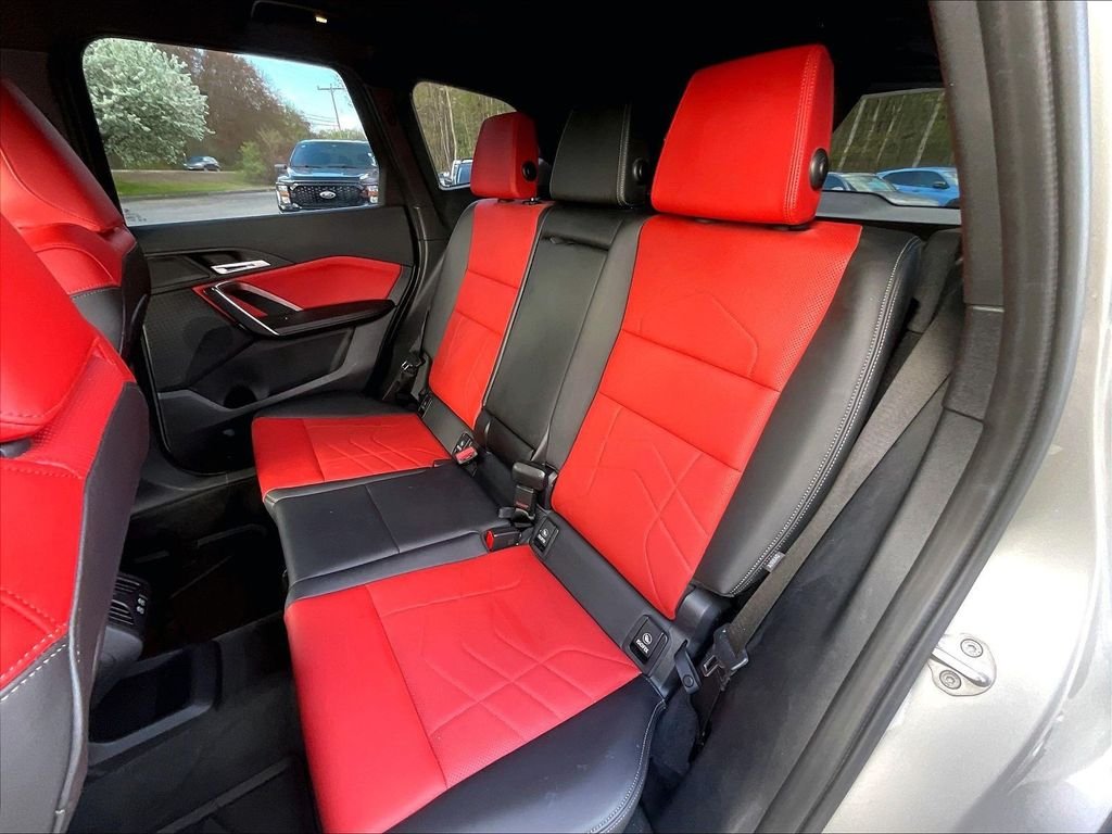 Used 2024 Silver BMW xDrive28i image 25