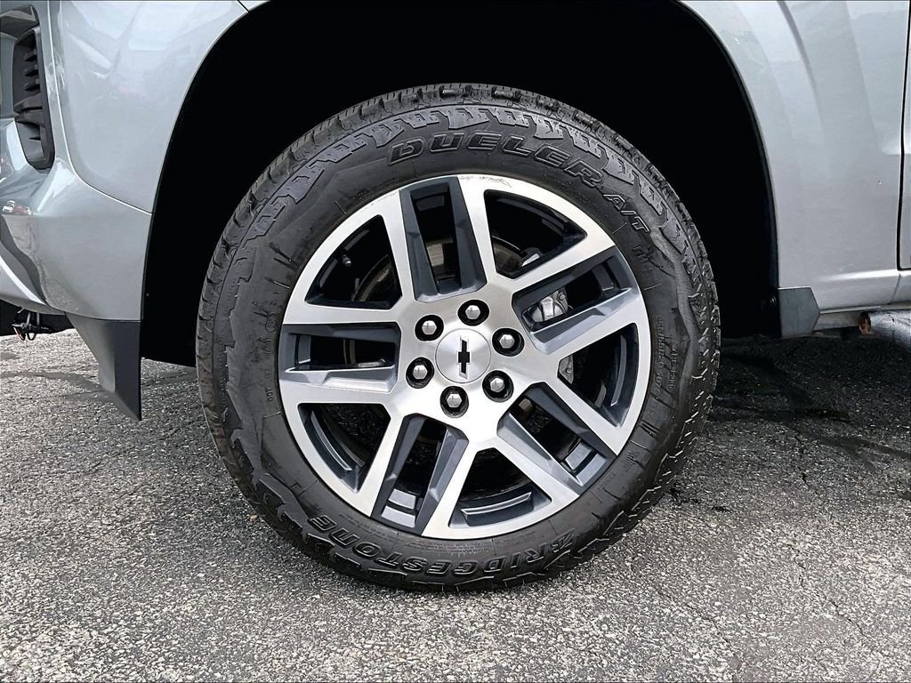 Used 2024 Gray Chevrolet Z71 image 7