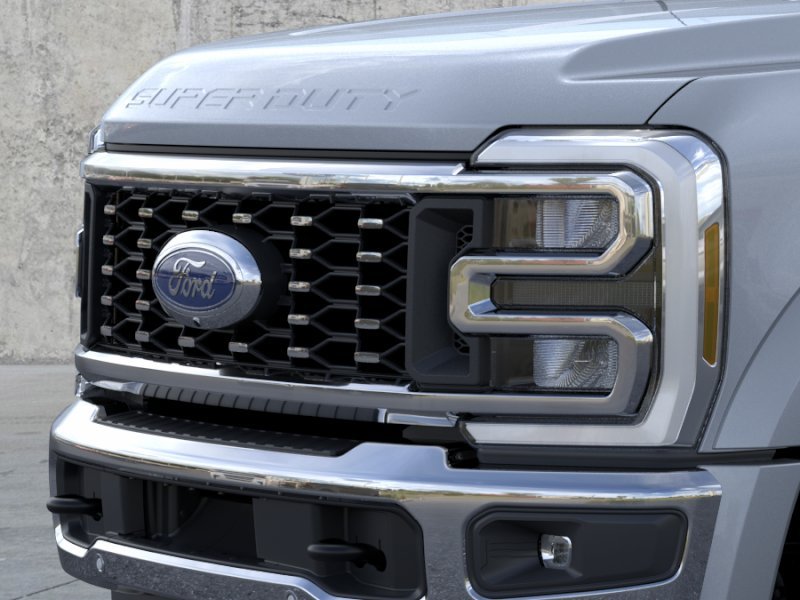 New 2026 Glacier Gray Metallic Tri-Coat Ford F-450® Lariat® image 17