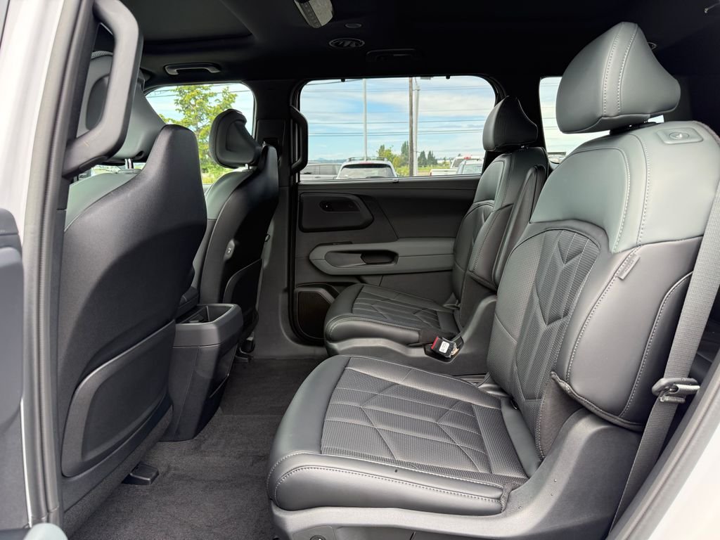 New 2027 Glacial White Pearl Kia X-LINE SX image 14