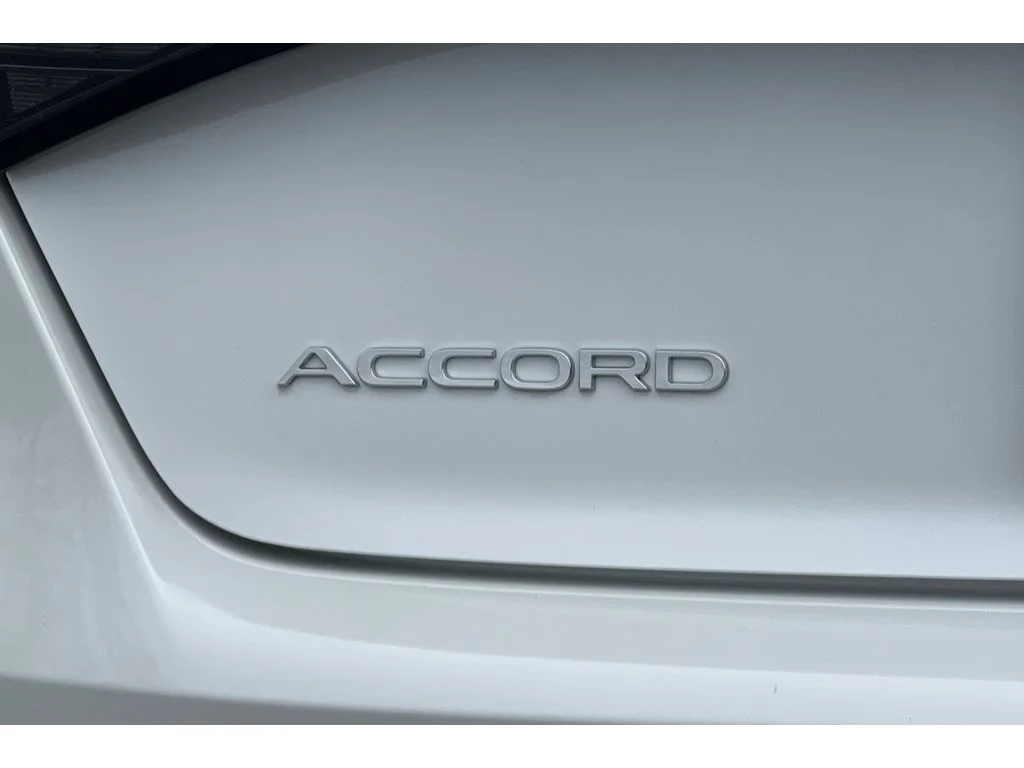 Used 2025 Platinum White Pearl Honda EX-L image 47
