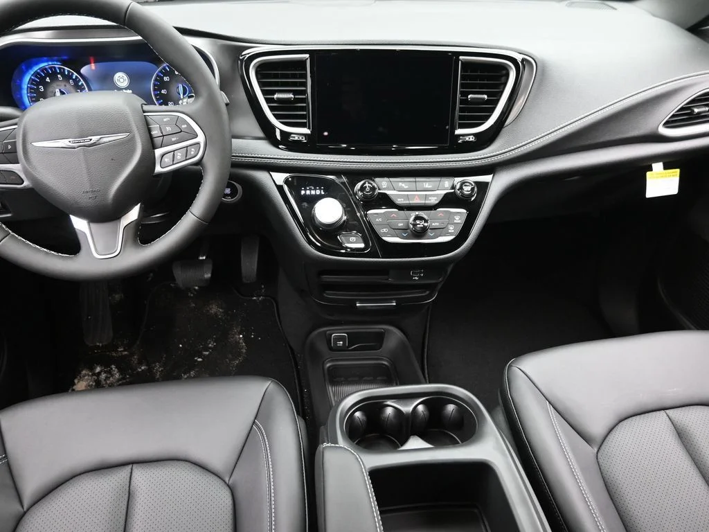 2026 Chrysler Pacifica Select - Photo 23