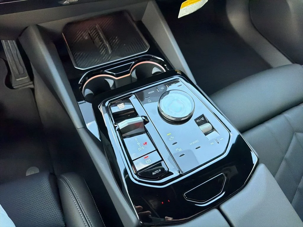 2026 BMW 5 Series 530i - Photo 22