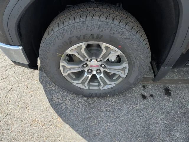 New 2026 Onyx Black GMC SLT image 30