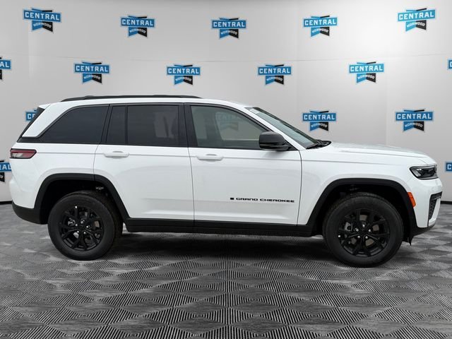 New 2026 Bright White Clear-Coat Exterior Paint Jeep Altitude image 6