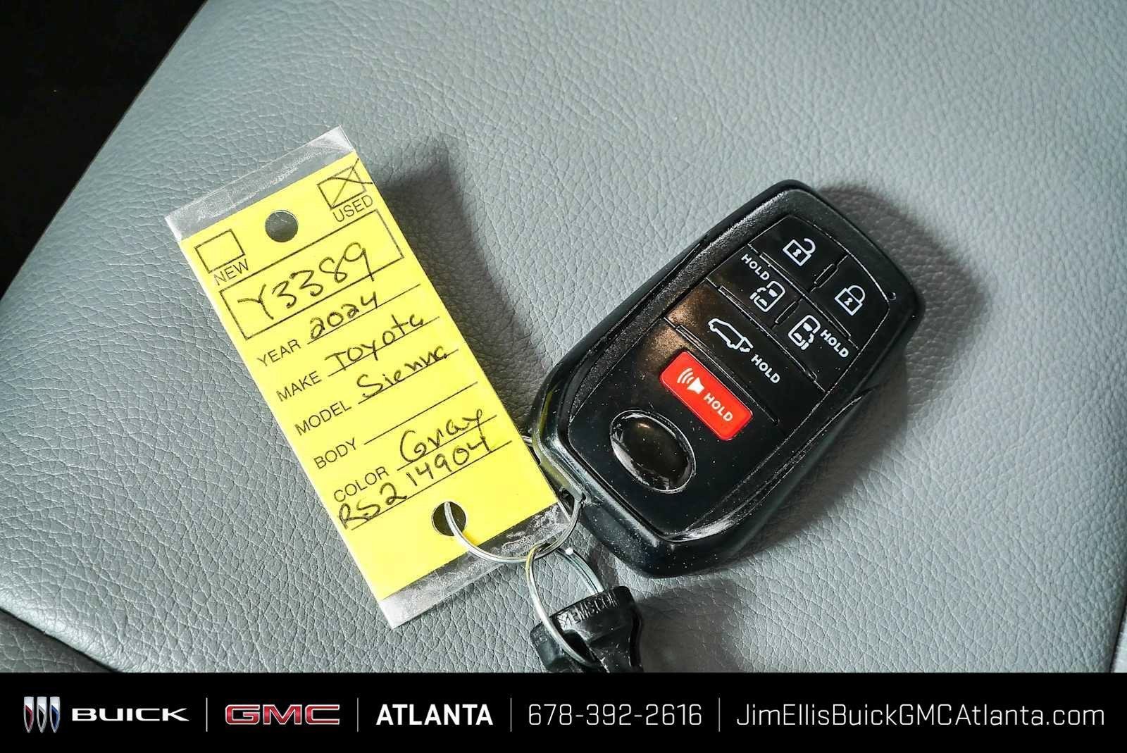 2024 Toyota Sienna XLE - Photo 40