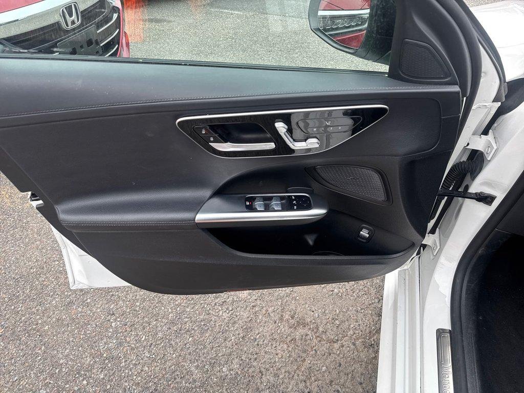Used 2022 Polar White Mercedes-Benz Sedan image 27