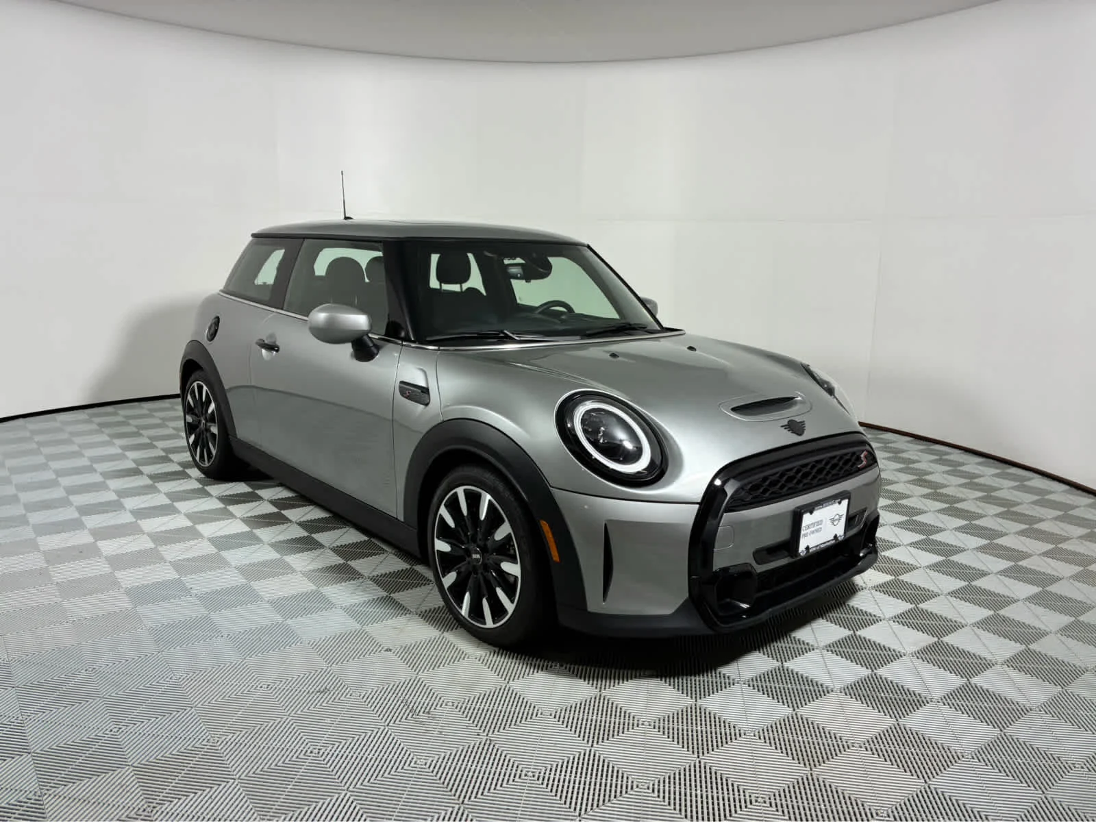 2024 MINI Hardtop Cooper S's photo