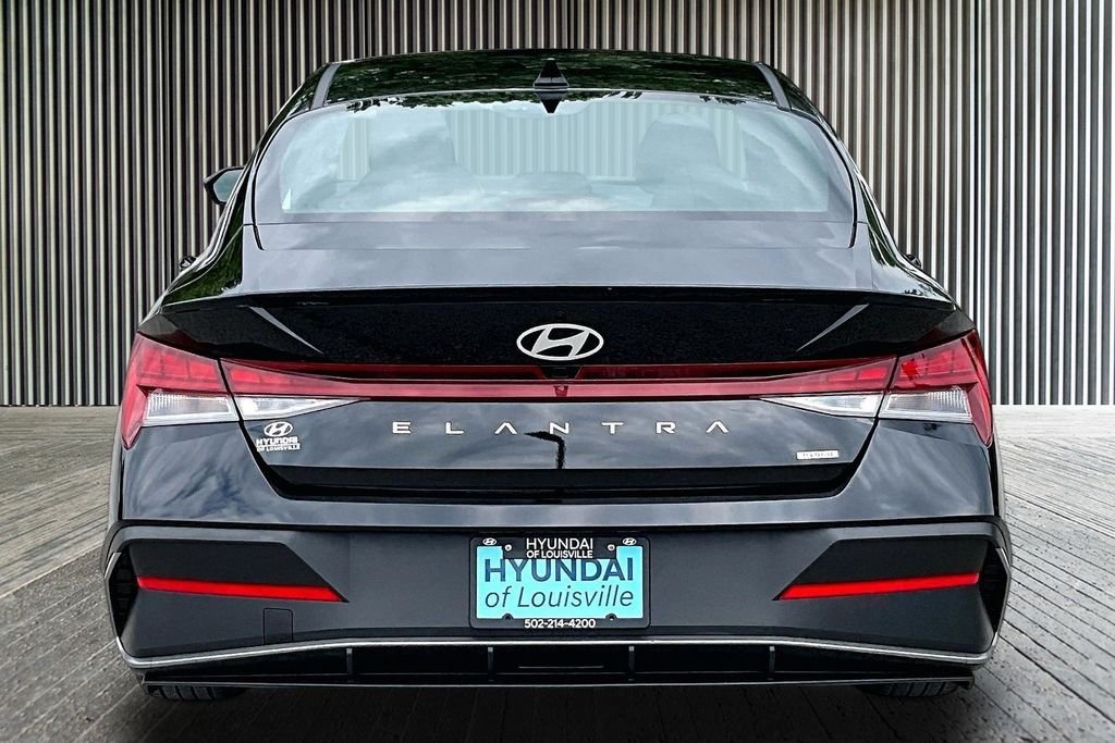 Certified Used 2025 Black Hyundai SEL Sport image 5