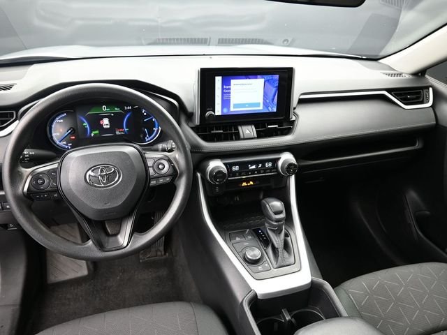 2023 Toyota RAV4 XLE - Photo 19