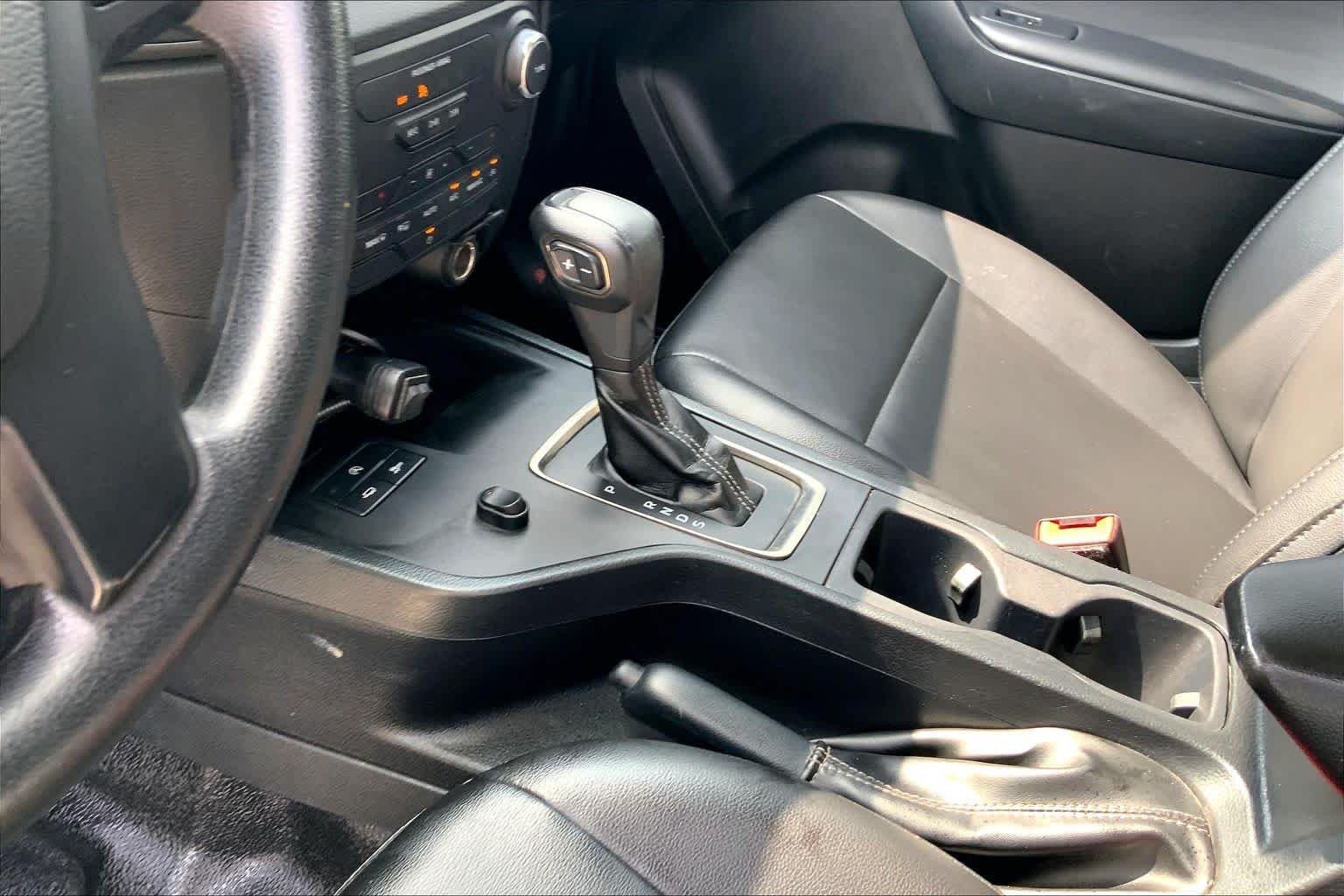 Used 2022 Oxford White Ford XL image 11