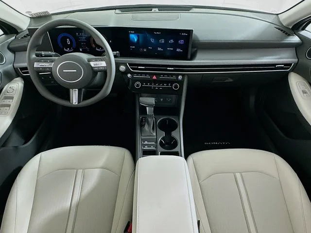 New 2026 Silver Hyundai SE image 13