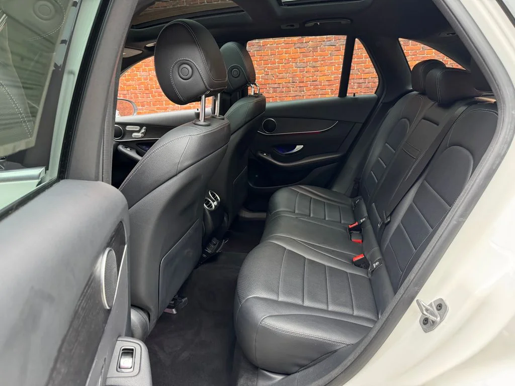 Used 2022 White Mercedes-Benz GLC 300 image 23