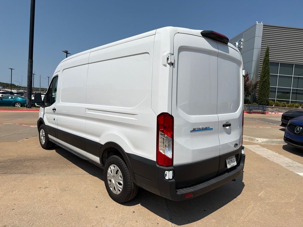 Used 2023 Oxford White Ford Base image 1