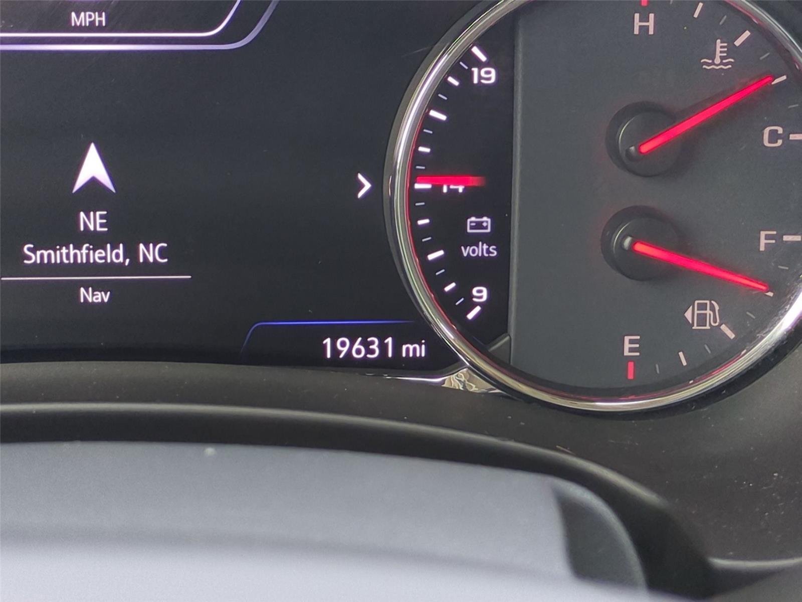 Used 2022 Ebony Twilight Metallic GMC Denali image 23