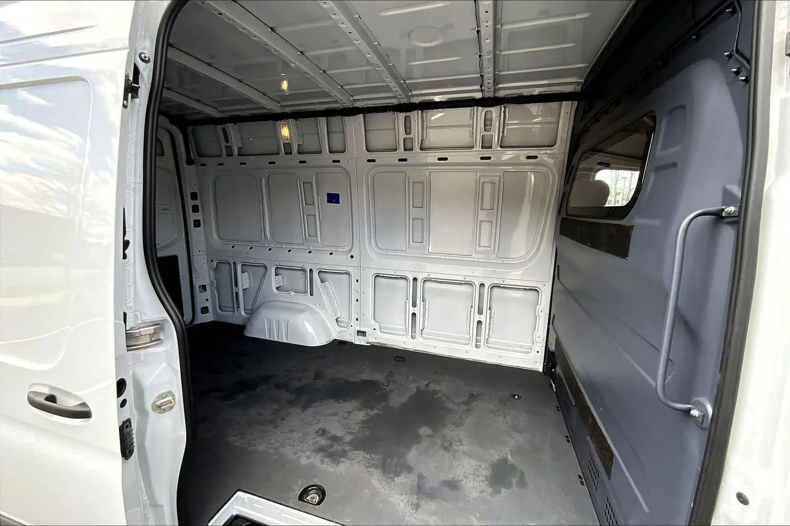 Used 2025 Arctic White Mercedes-Benz  image 20
