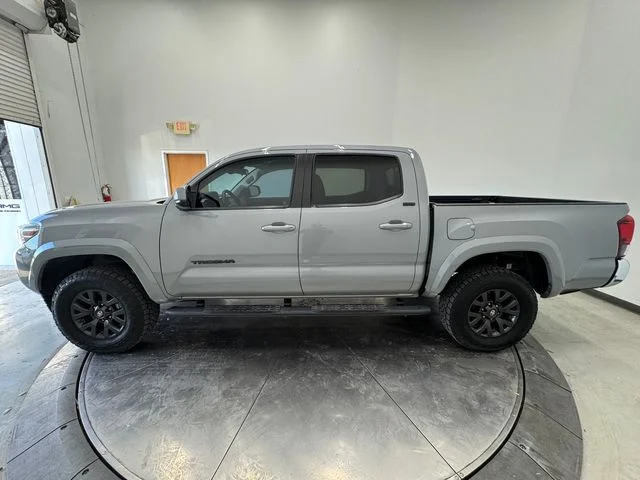 Used 2020 Cement Toyota SR5 image 15