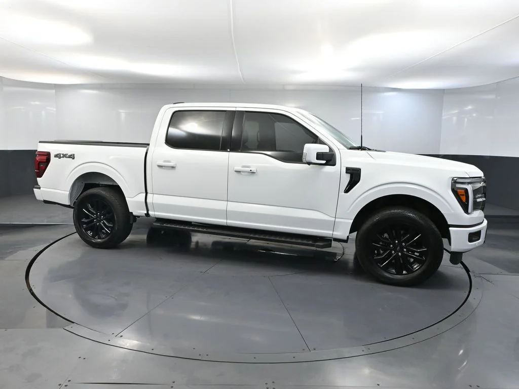 Used 2025 White Ford Lariat image 3