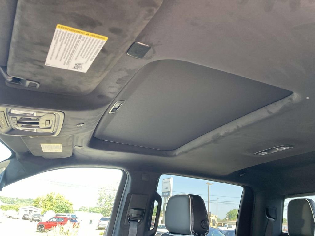 2025 GMC Sierra 1500 AT4X - Photo 18